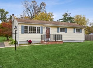 116 Meadowbrook Dr, Hillsborough, NJ