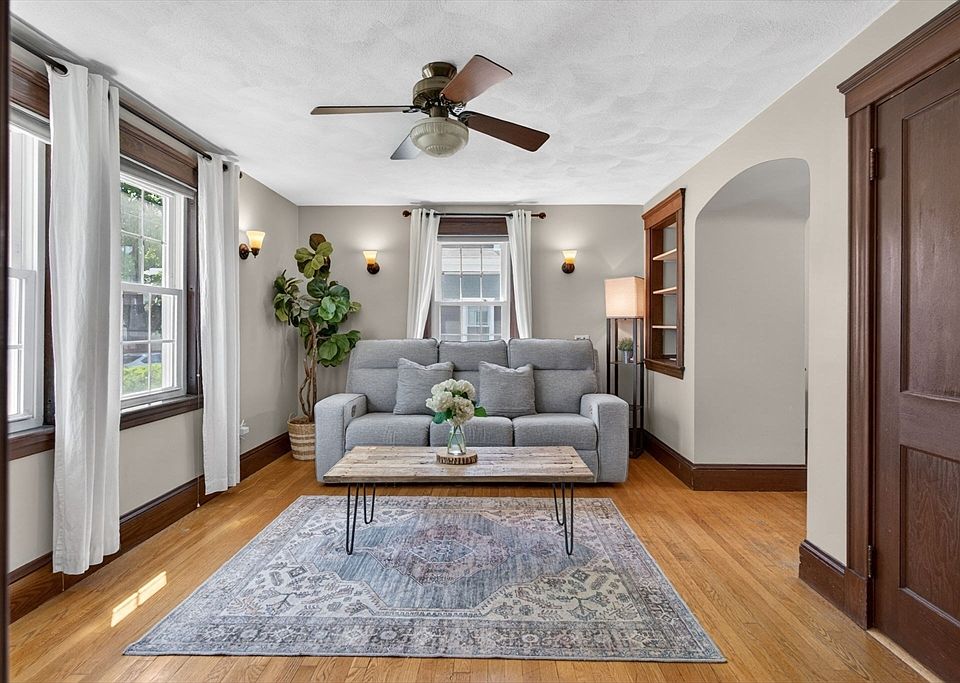 1st image of 25 Pleasant St