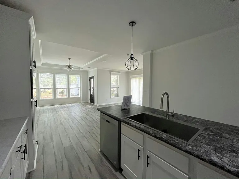 113 Hill Cir #405 — Photo 10