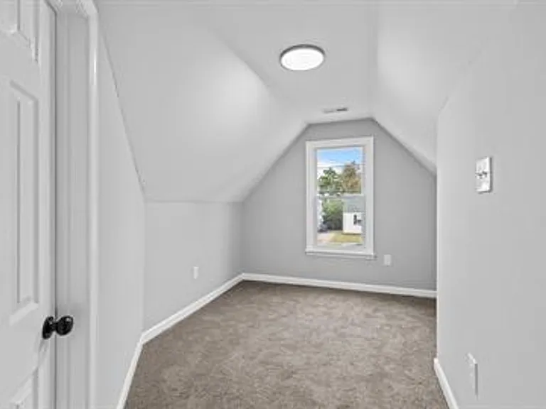 121 Glendale Ave — Photo 3