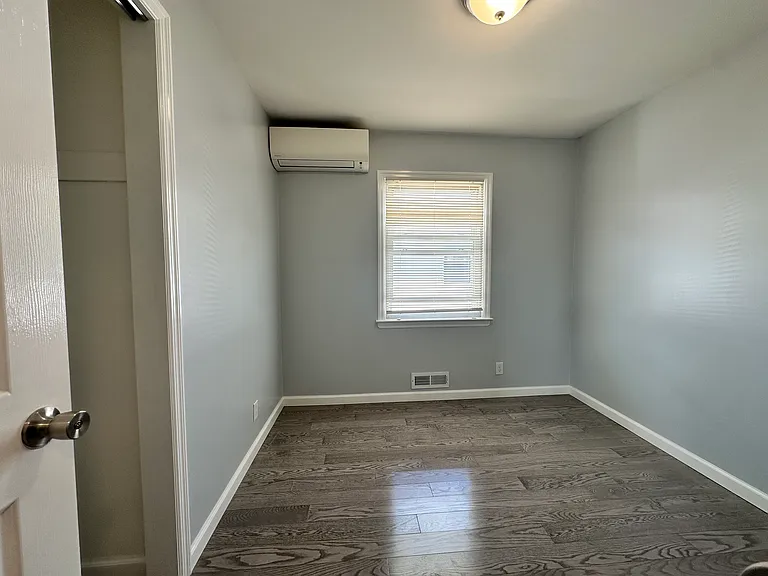109 Manila Ave #2 — Photo 9