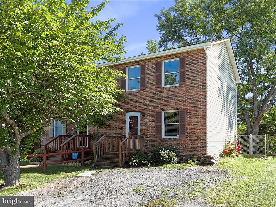 1st image of 104 Woodridge Ct