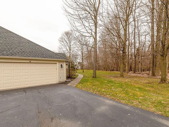 3rd image of 126 Stonington Pl