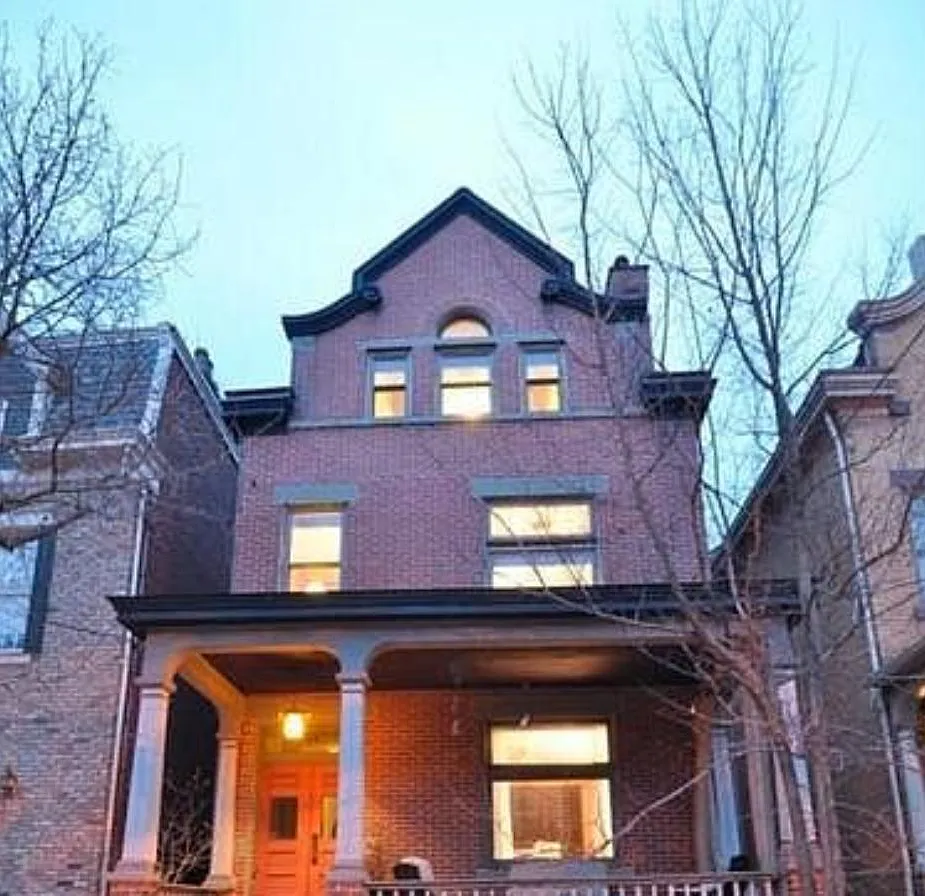 6 bed, 2.5 bath, 3900 sqft, $4,750 — Photo 1
