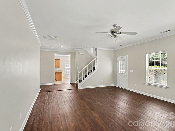 4th image of 8539 Suttonview Dr
