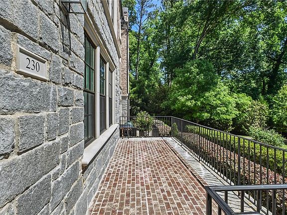 5th image of 230 Devin Pl NE