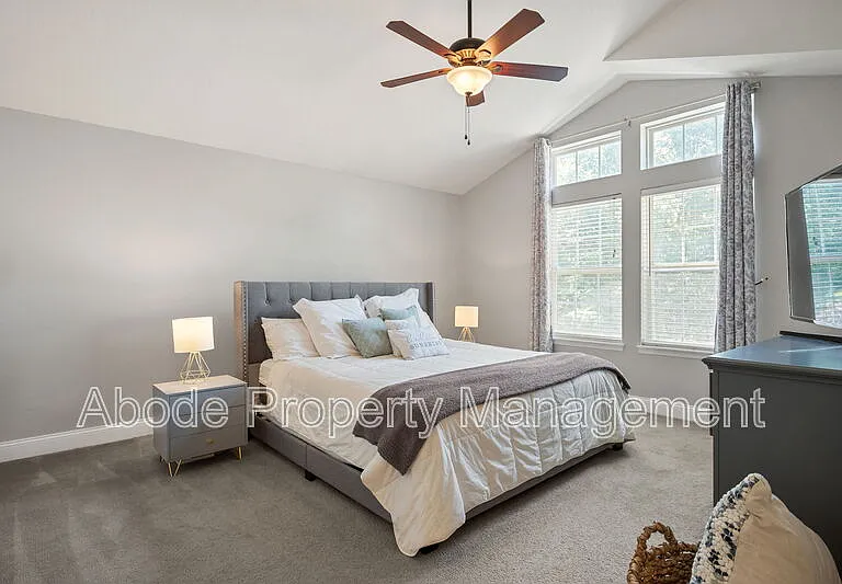2214 Andrews St — Photo 21