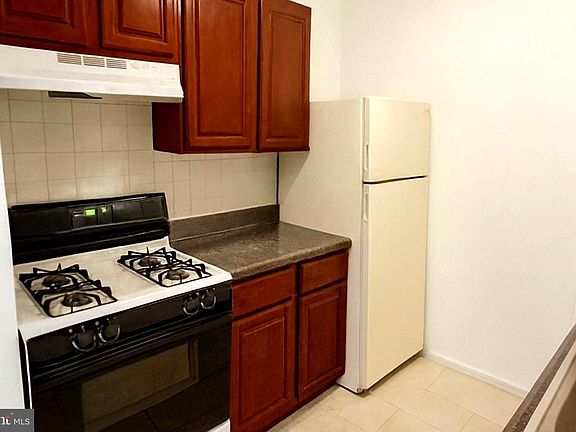 4th image of 2727 Rhawn St