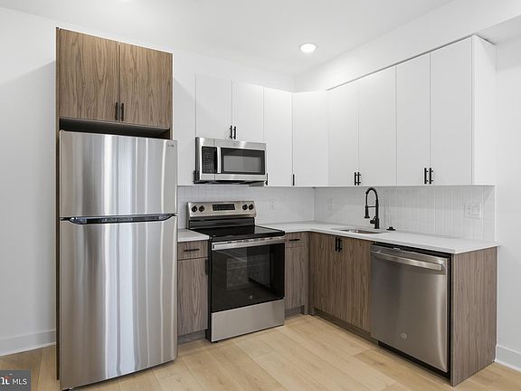 5th image of 2237 N 16th St Floor 1