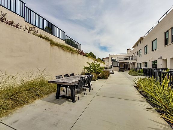 4th image of 4690 Tompkins Ave #211