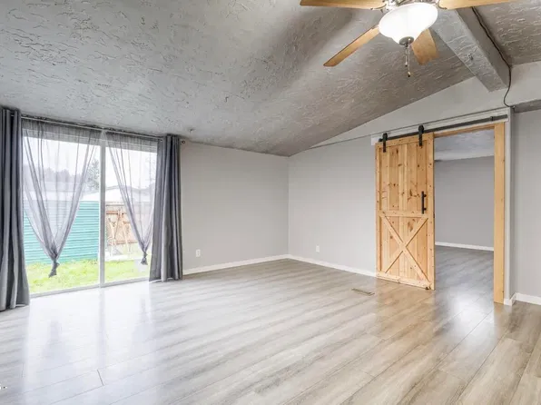 259 W Buford Ave, Siletz, OR 97380