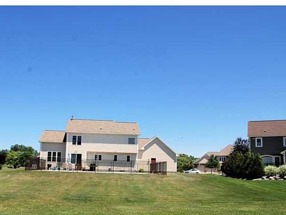 3rd image of 468 Thyme Dr