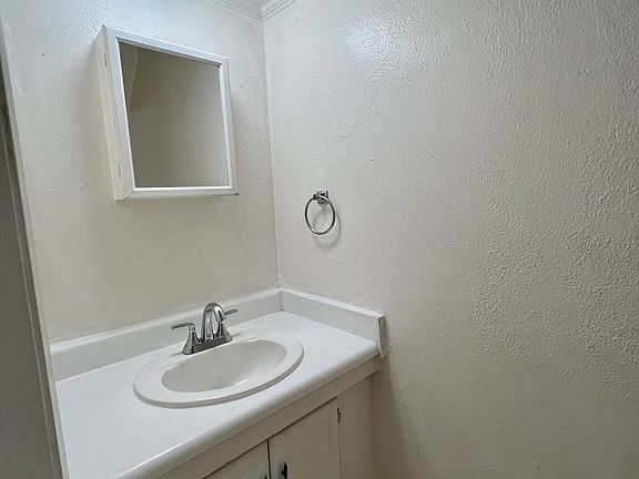 4th image of 227 Ryder Dr