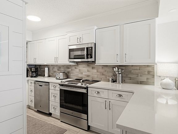 5th image of 5801 Thomas Dr Unit 314