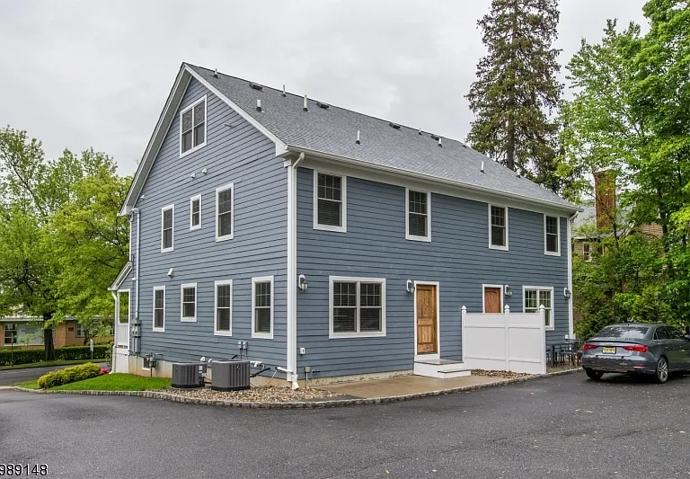64 Kent Place Blvd #A — Photo 14