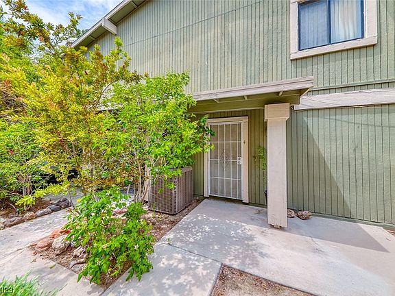 5th image of 4794 Roberta St Unit 4