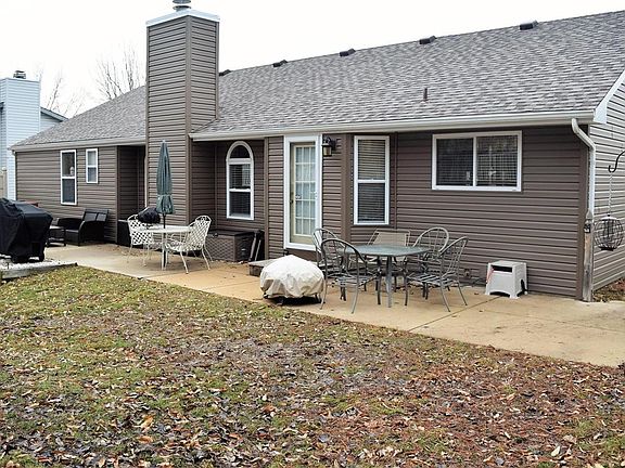 Large entertaining area.