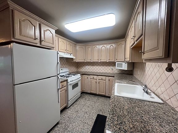 3rd image of 1541 9th Ave #A