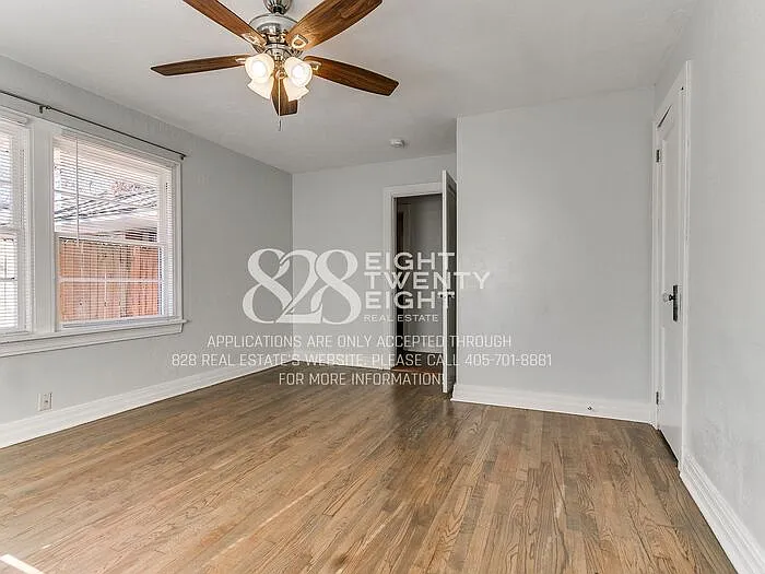 930 Miller Ave — Photo 44