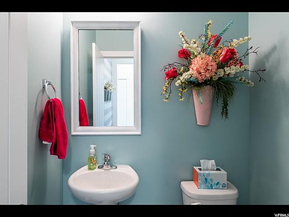 5th image of 82 E Bluegrass Row