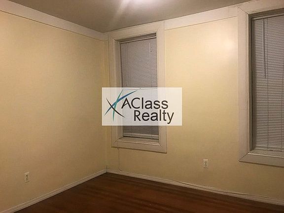2nd image of 2456 44th St APT 4A