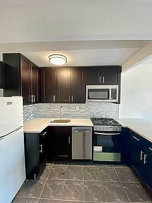 2nd image of 538 W 50th St APT 4C
