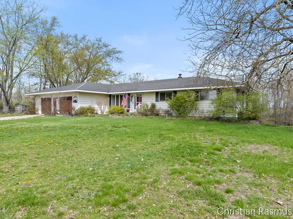 7208 Dickerson Lake Rd, Greenville, MI 48838