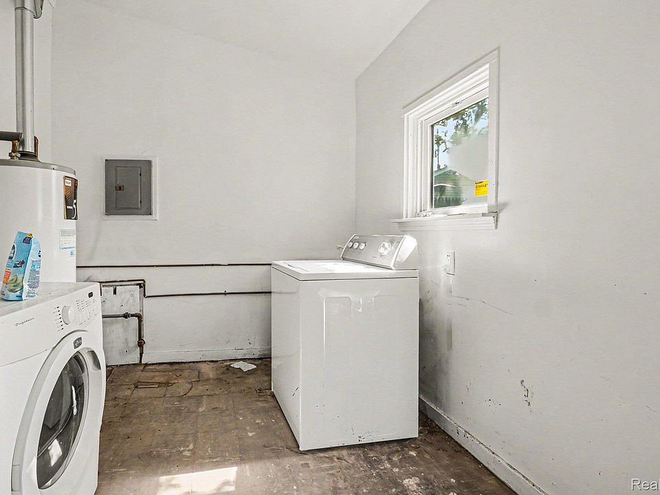 51 W Harry Ave, photo 12