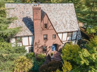 7 Hamilton Dr S, North Caldwell, NJ 07006