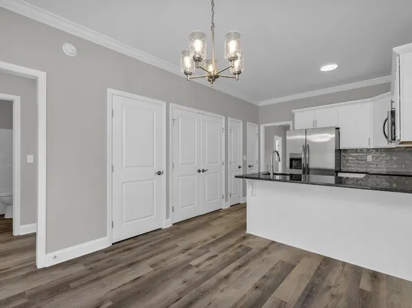 176 Hogan Heights Dr #8, Rossville, GA 30741