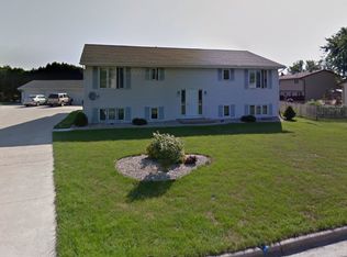 2-1710 Delaware Dr, Sun Prairie, WI 53590