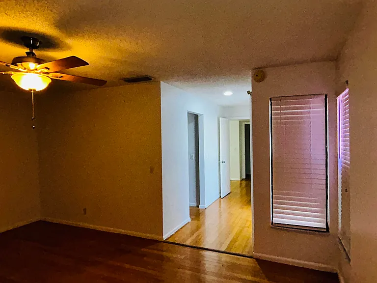 11983 Shakerwood Ln — Photo 24