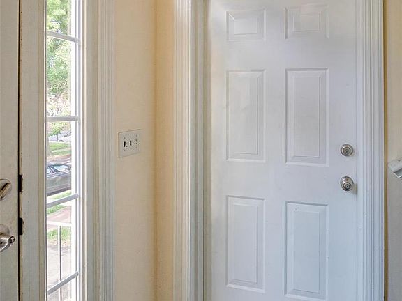 3rd image of 7044 Dartmouth Ave #1F