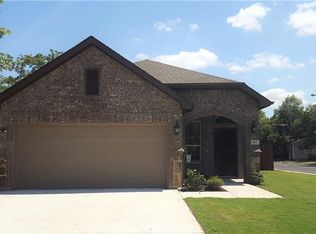 637 College St, Grand Prairie, TX 75050
