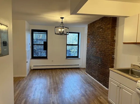 517 East Fifth Street image 1 of 7