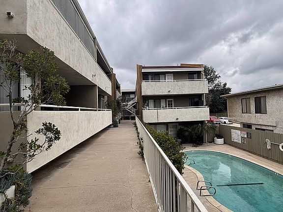 2nd image of 18144 Burbank Blvd #2X2-2500