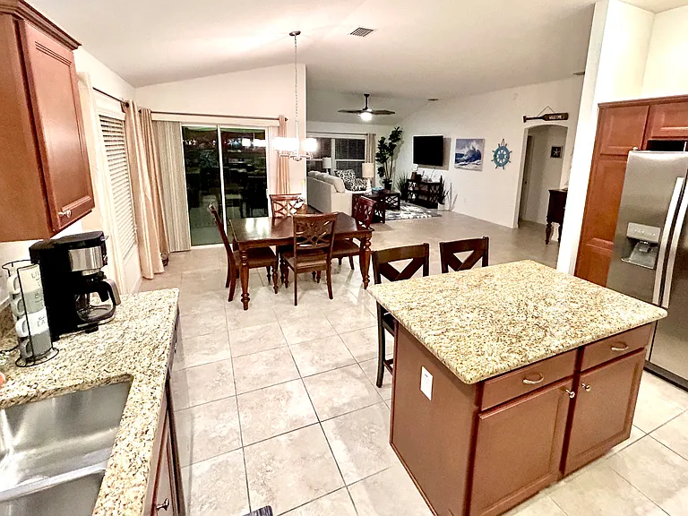 3425 Leelanau Ct — Photo 6