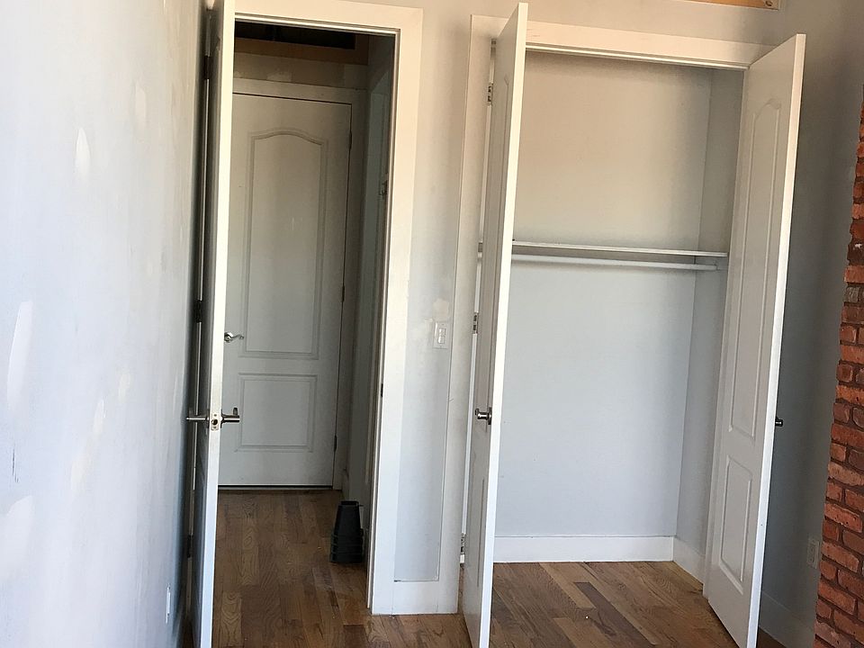 1st image of 23 Marconi Pl