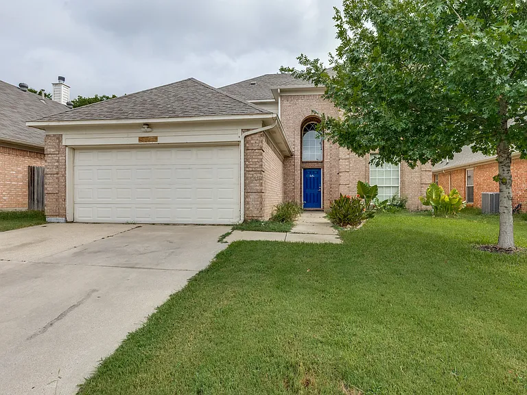 4725 Grant Park Ave — Photo 1
