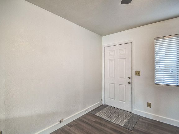 5th image of 400 N Los Feliz Dr