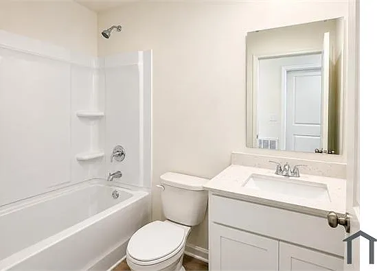 3 bed, 1114 sqft, $1,699 — Photo 3