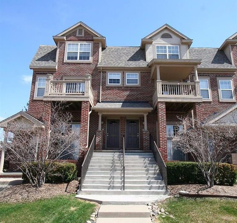 1st image of 2744 Barclay Way