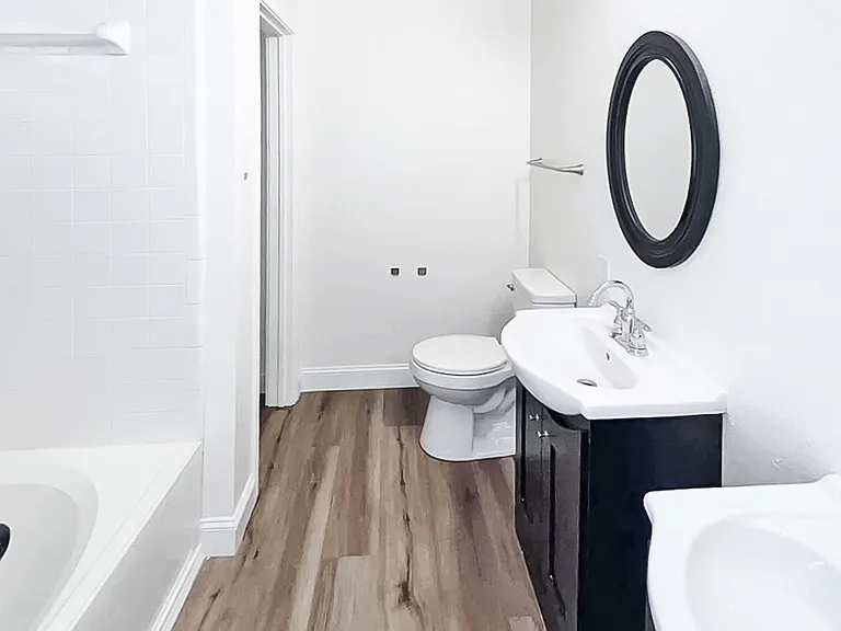 7038 Lynn Lake Dr — Photo 9