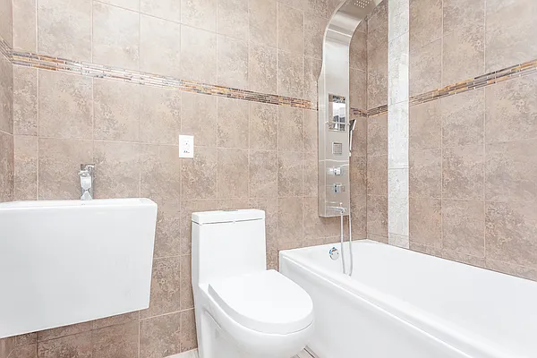 Rented by The InHouse Group | media 27