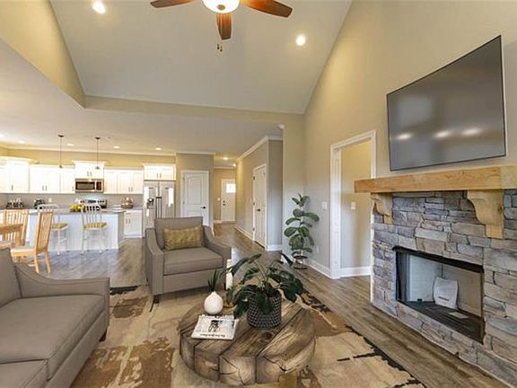 2nd image of 479 Valley Point Ct