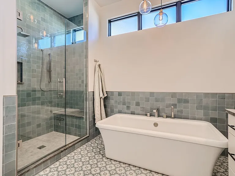 824 La Farge Ave — Photo 13