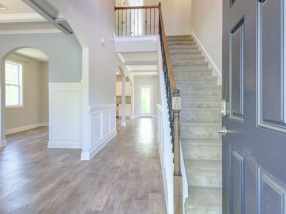 4th image of 1040 Black Oak Cir
