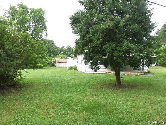 2nd image of 23111 Pine Grove Pl