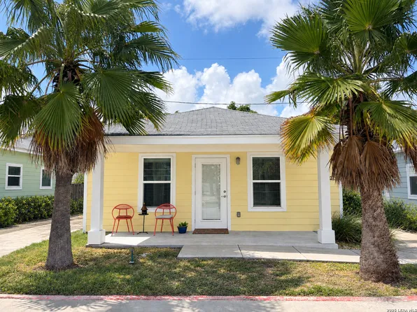137 OASIS CIR, Rockport, TX 78382