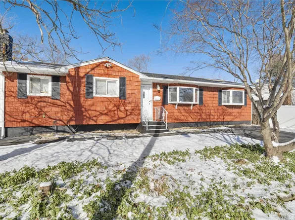 45 Walter Street, Brentwood, NY 11717